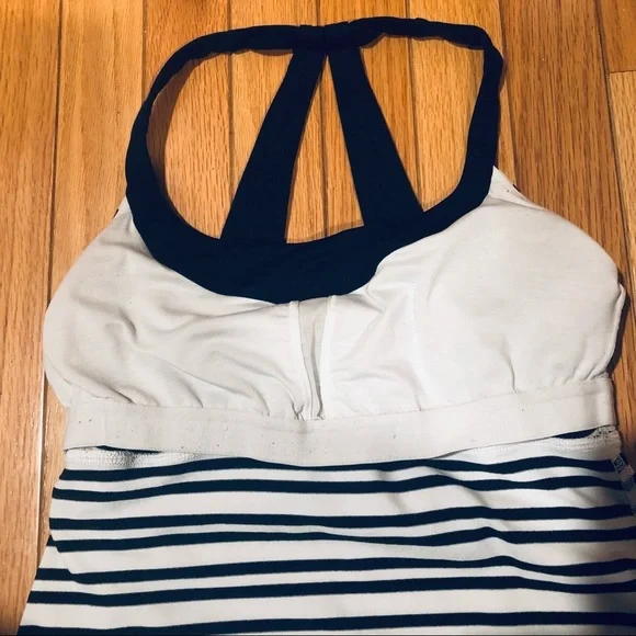 Lululemon Scoop Me Up Size 6 Black /White Striped Workout Tank - Picture 6 of 7